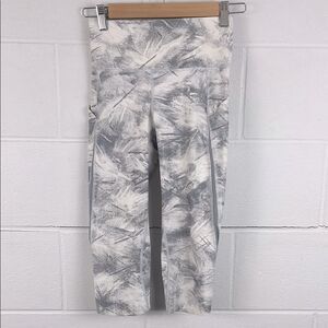 Lululemon women’s pace perfect crop legging